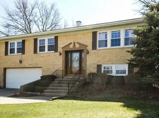 1425 Hassell Pl, Hoffman Estates, IL 60169