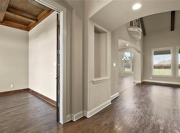 4th image of 257 McKinley Cir