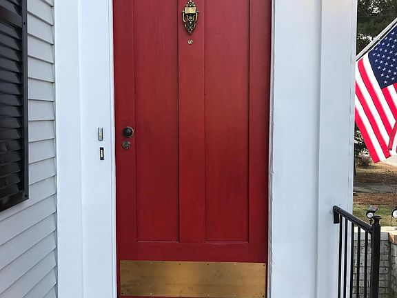 Front Door leads to common Front Foyer