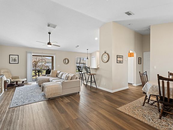 5th image of 400 SW Ridgecrest Drive