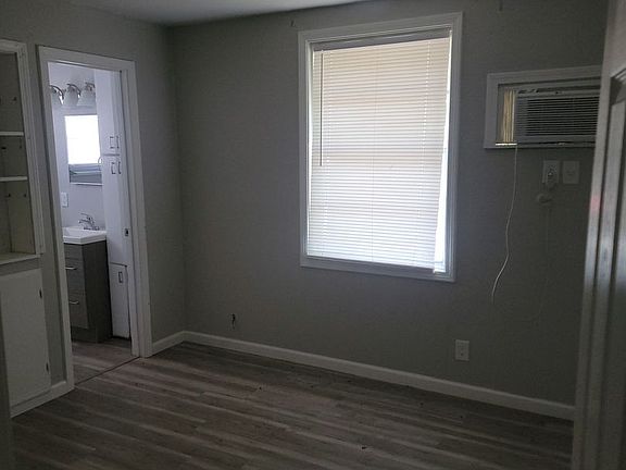 3rd image of 1001 Texas Ave #Texas4
