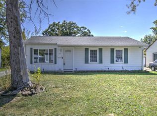 55 Ridgeway Dr, Decatur, IL 62521
