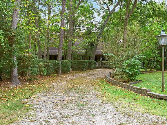 3rd image of 15096 Paradise Ct