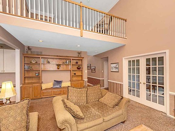 4th image of 137 Anselm Dr