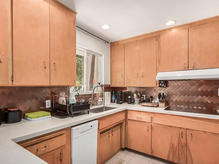 1024 W Georgia Ave — Photo 12