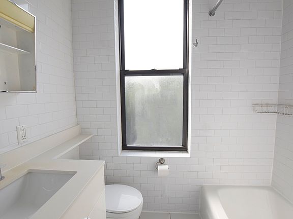 5th image of 31 Prince St #C4