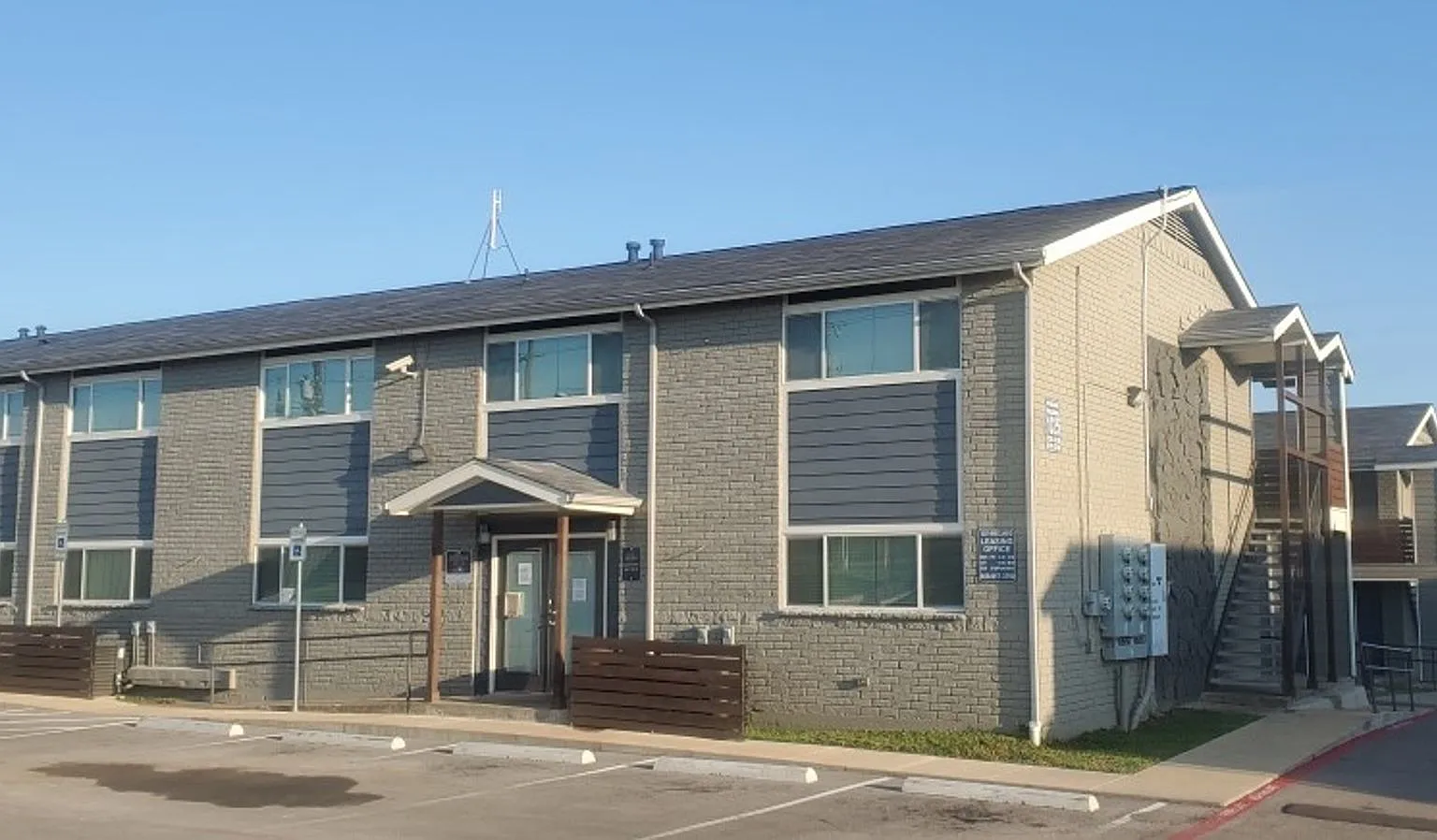 Waverly Apartments — Photo 3