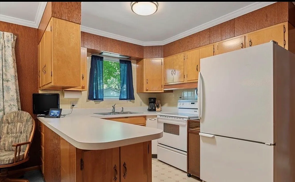 2 bed, 1297 sqft, $1,700 — Photo 2