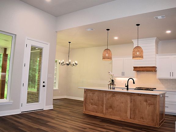 3rd image of 5621 Deaton Pl