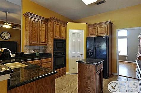 4th image of 1930 Thornberry Dr