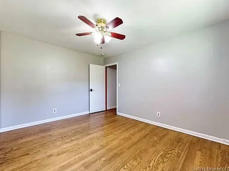 9200 Walnut St — Photo 15