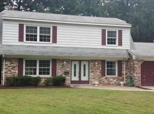 305 Missionary Rdg, Hampton, VA 23669