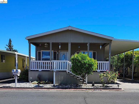 2nd image of 131 Cabana Dr