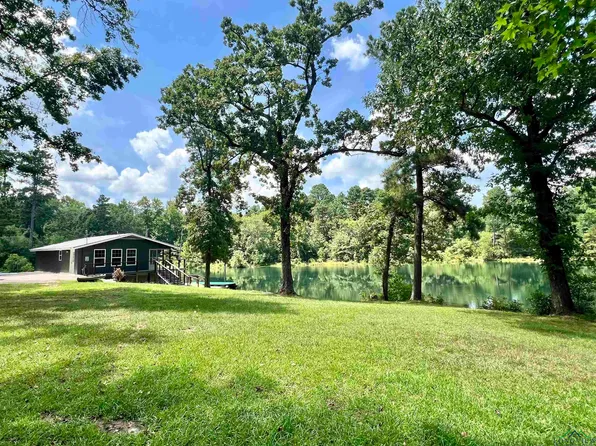 612 Hillcrest Dr, Hughes Springs, TX 75656