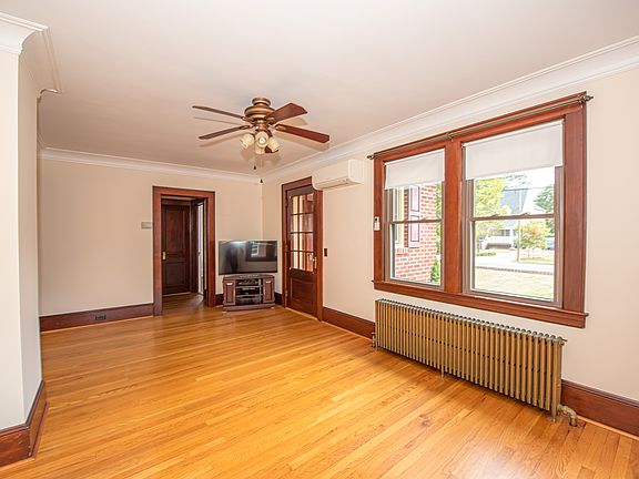 5th image of 175 Woodhull Ave
