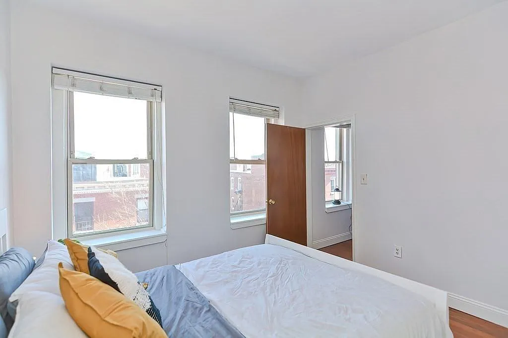 1 bed, 586 sqft, $2,450 — Photo 3