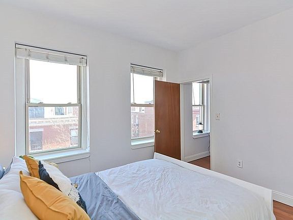 3rd image of 156 Cottage St APT 7