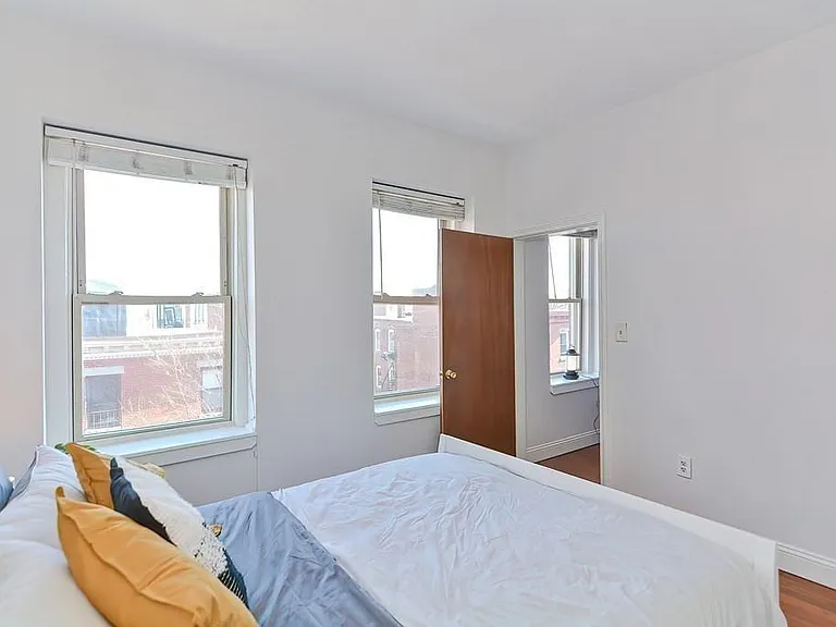 156 Cottage St #7 — Photo 3