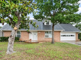 1600 Miller Ct, Pantego, TX 76013