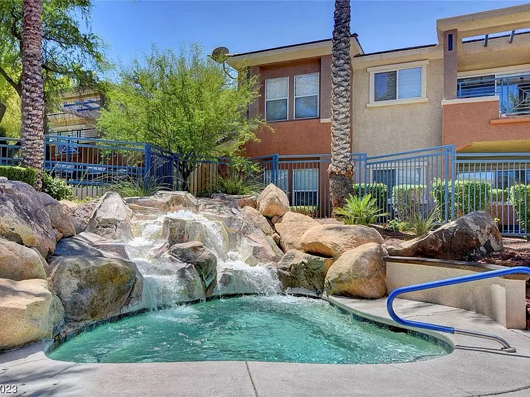821 Titan Peak Pl — Photo 42