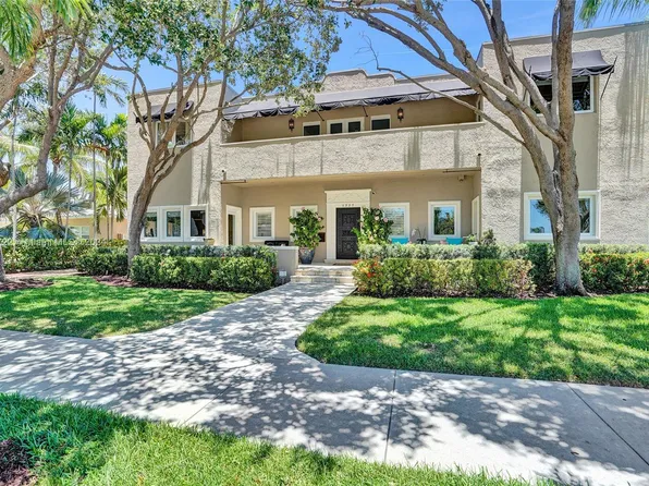1227 Jackson St, Hollywood, FL 33019
