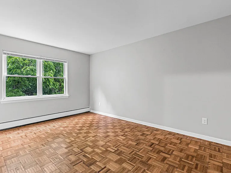 Canandaigua Garden Apartments — Photo 39