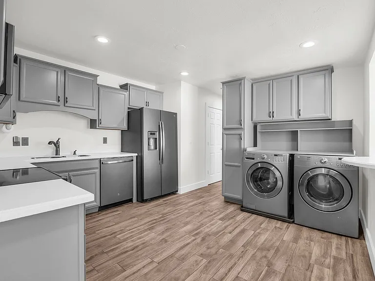 1473 N 200 W — Photo 7