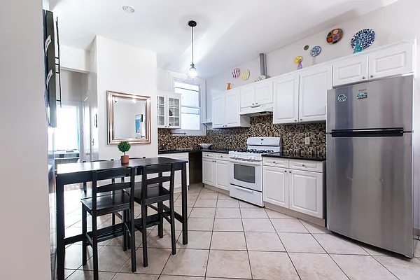 Rented by Apple Realty Group Corp | media 17