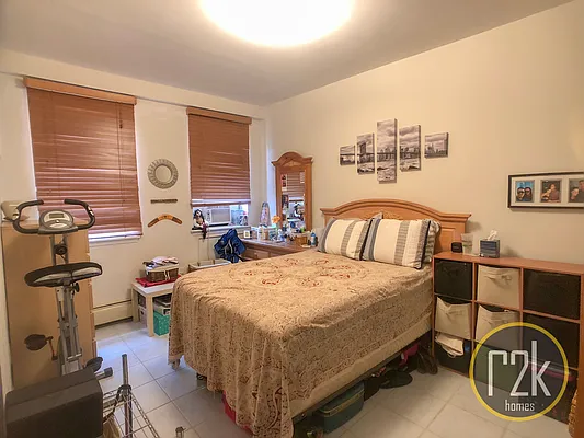 Rented by Realty 2000 Corp | media 10