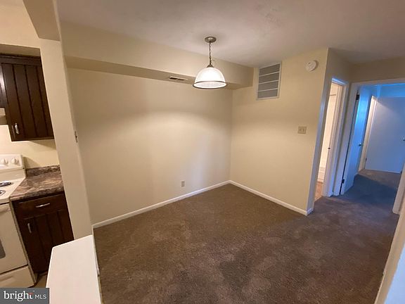 3rd image of 101 N Edgewood Dr #2