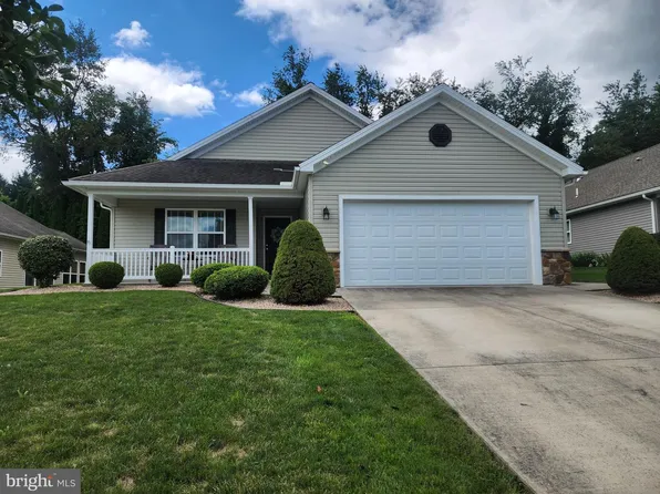 13 Colonial Ct, Shippensburg, PA 17257