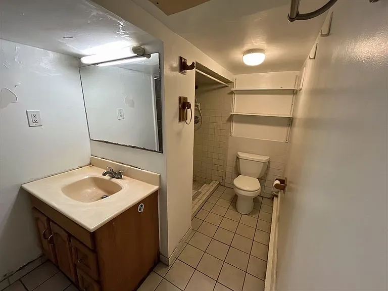 19 Westbourne Ter #A — Photo 10