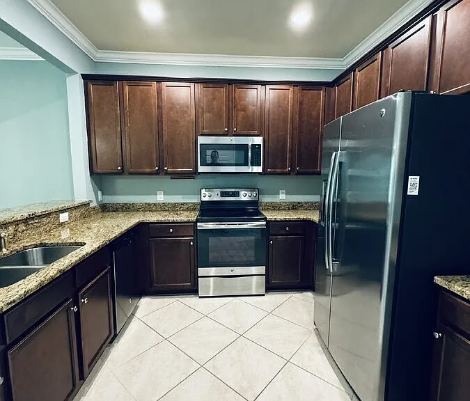 10258 Via Colomba Cir — Photo 7
