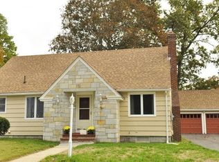 5 Lenox Cir, Lawrence, MA 01843