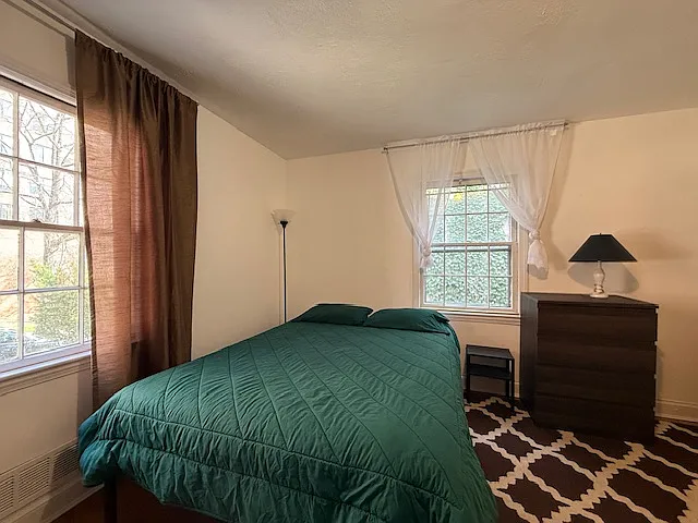 5 bed, $1,150 — Photo 2