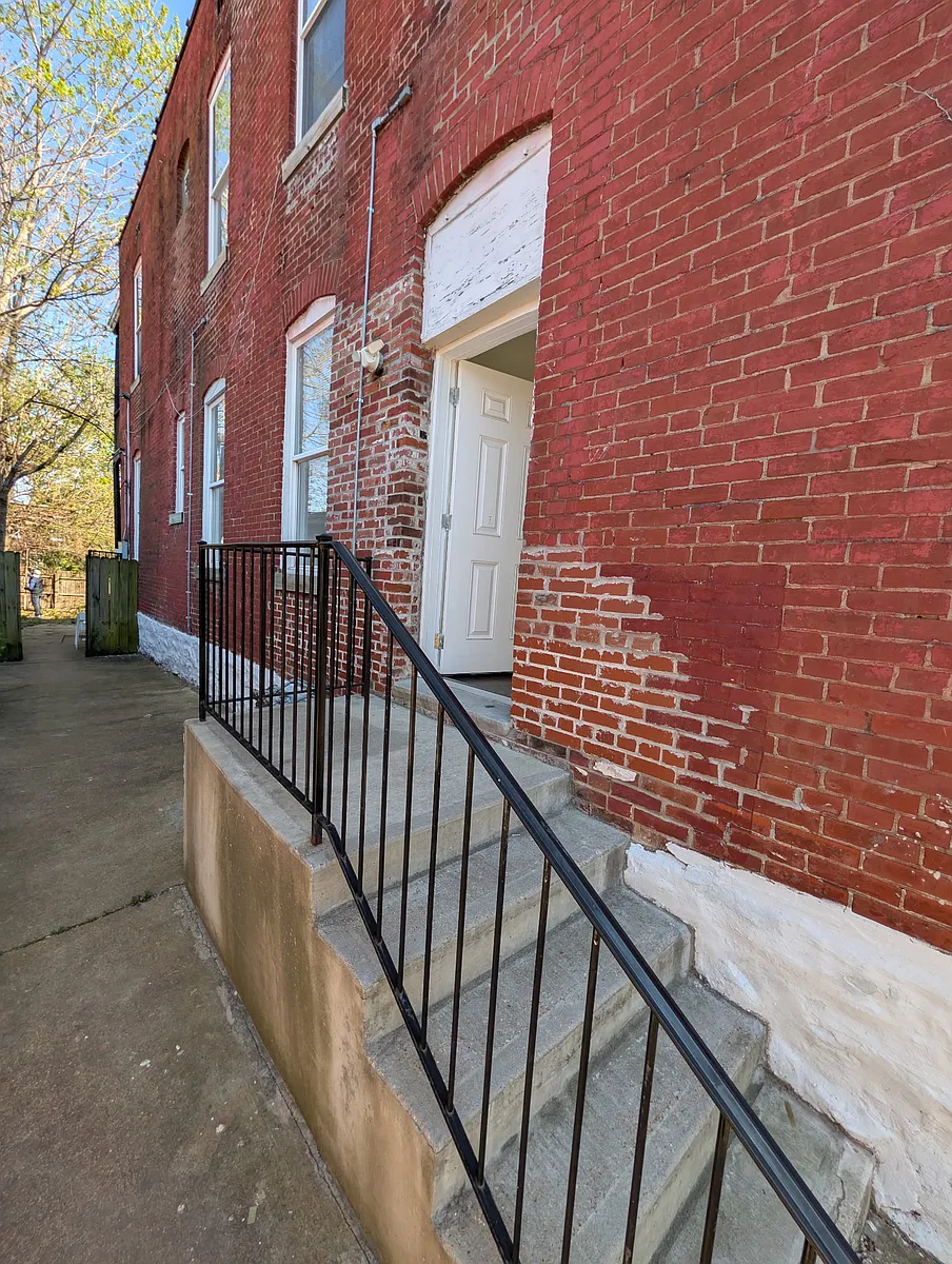 Building Photo - 3146 Nebraska Ave #1F
