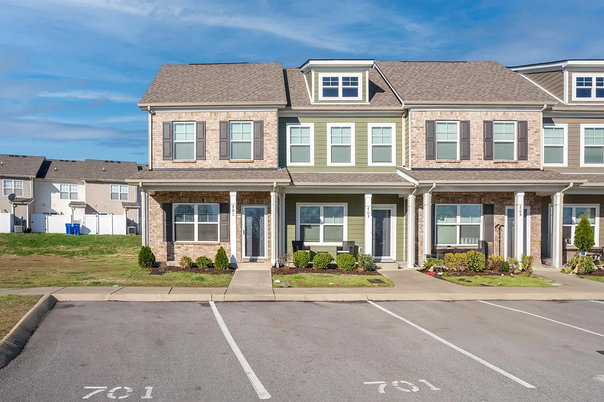 Building Photo - 701 Bradburn Village Way