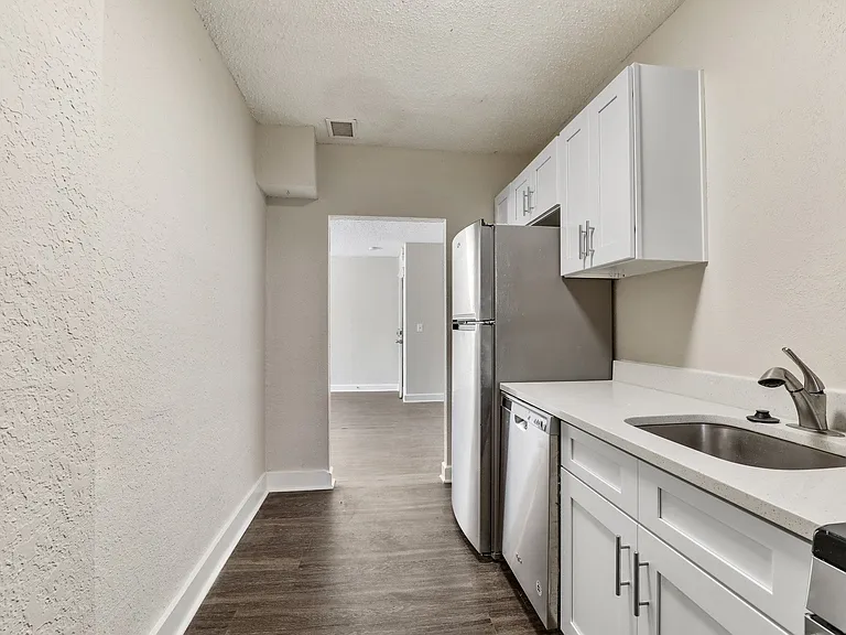 4111-4113 Walnut St — Photo 9