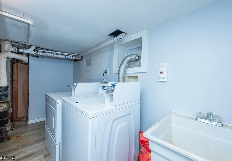106 Broughton Ave #1 — Photo 23