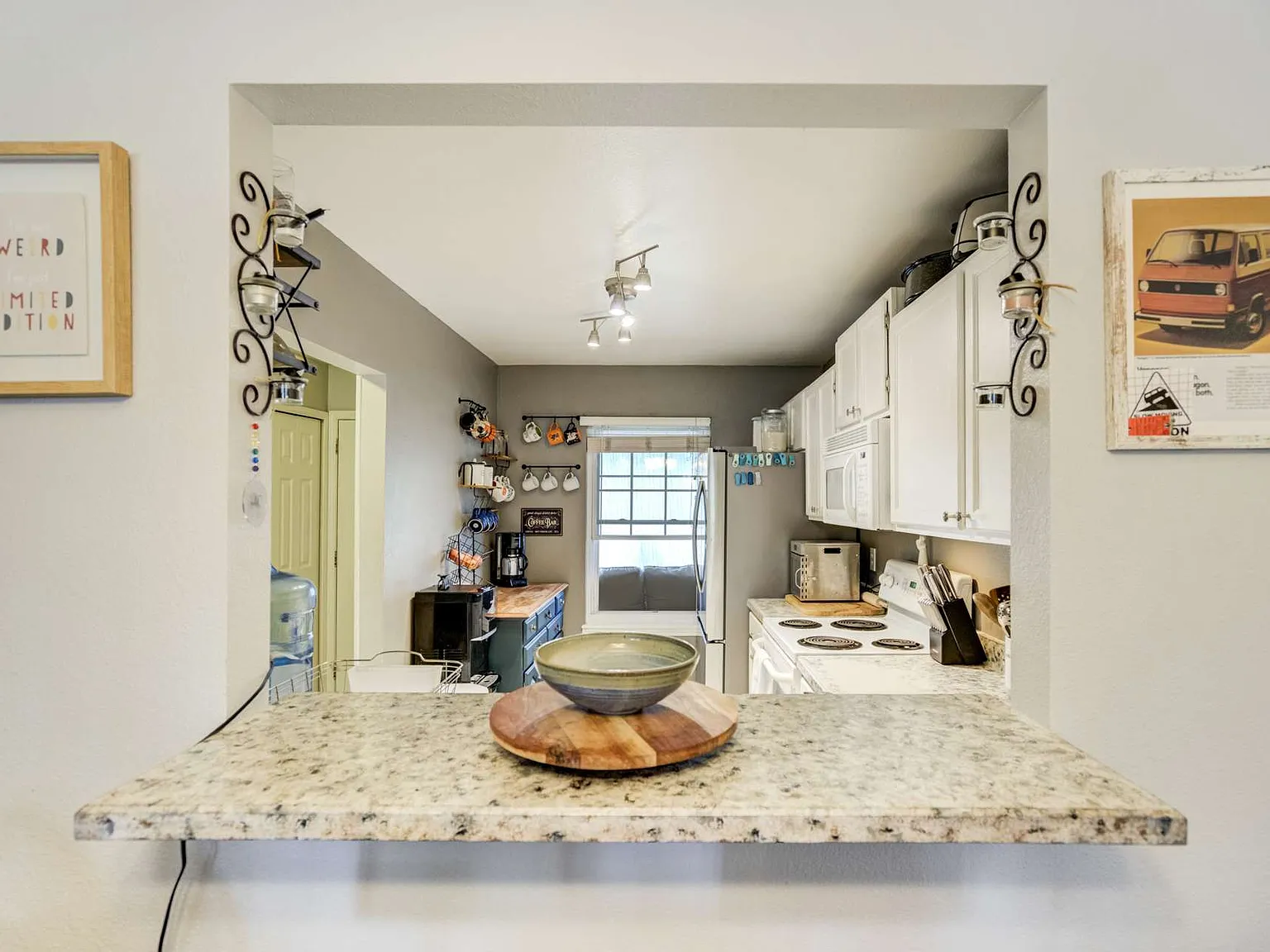 2 bed, 1088 sqft, $2,400 — Photo 1