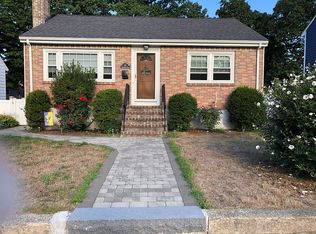 33 Meadowview Rd, Hyde Park, MA 02136