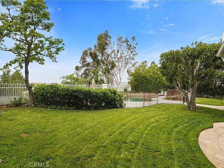 25418 Cumberland Ln — Photo 22