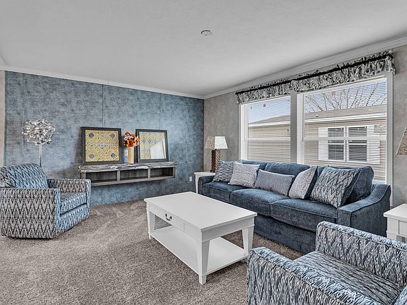 4th image of 177 Newbury