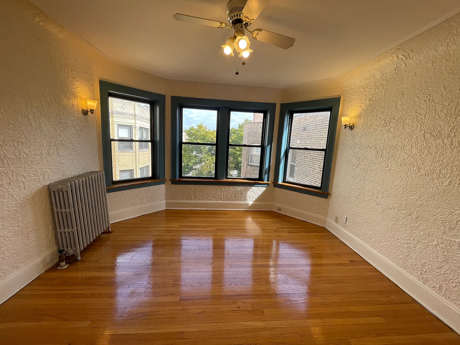 1 bed, 1.0 bath, 650 sqft, $1,100 — Photo 2