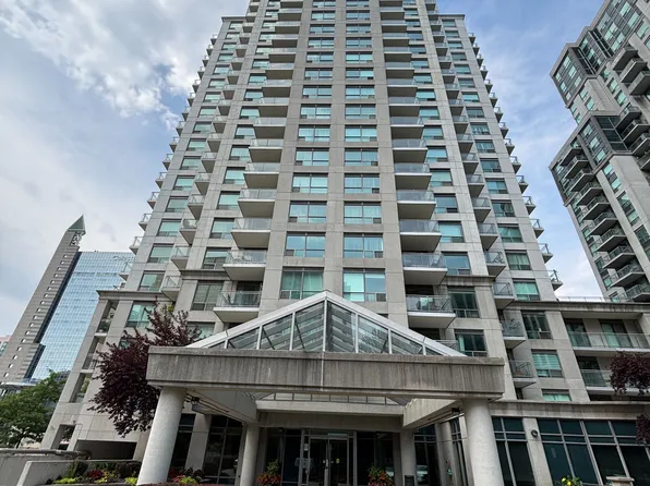 21 Hillcrest Ave #902, Toronto, ON M2N 7K2