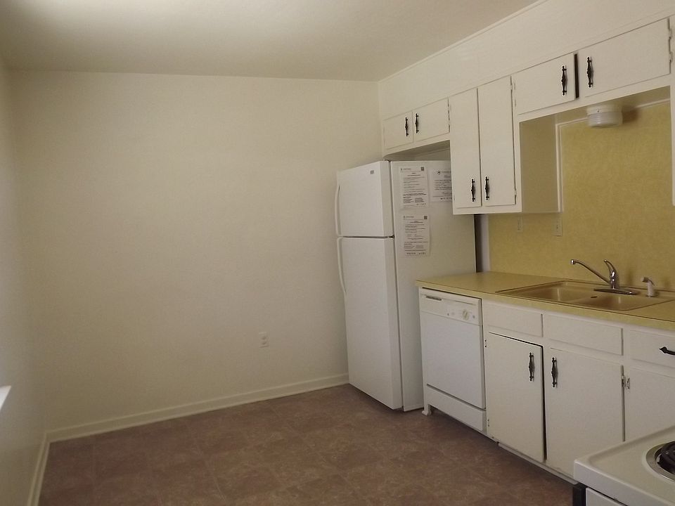 1st image of 307 Sunset Ln APT 7