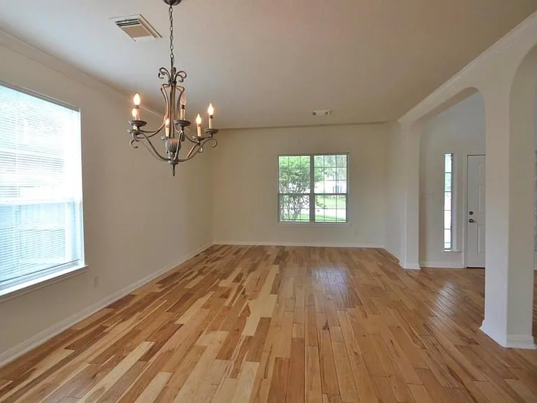 2110 Banfield Ct — Photo 10