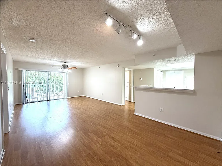 5045 Wiles Rd #201 — Photo 4