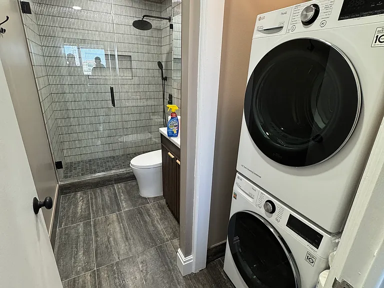 415 E 37th St #39J — Photo 13