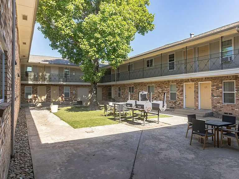 The Addison Apartments — Photo 14